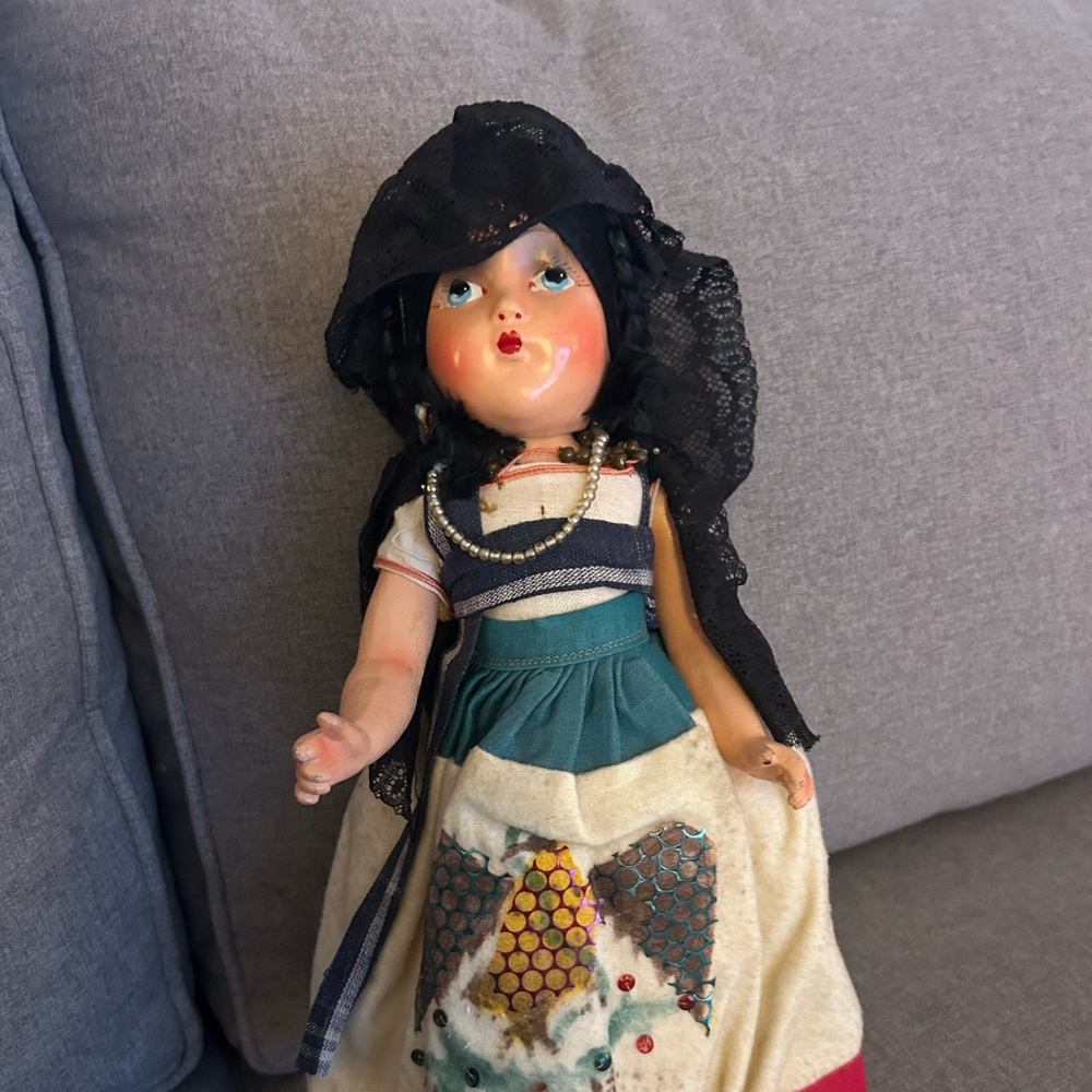 Vtg composition Spanish/Mexican folk doll